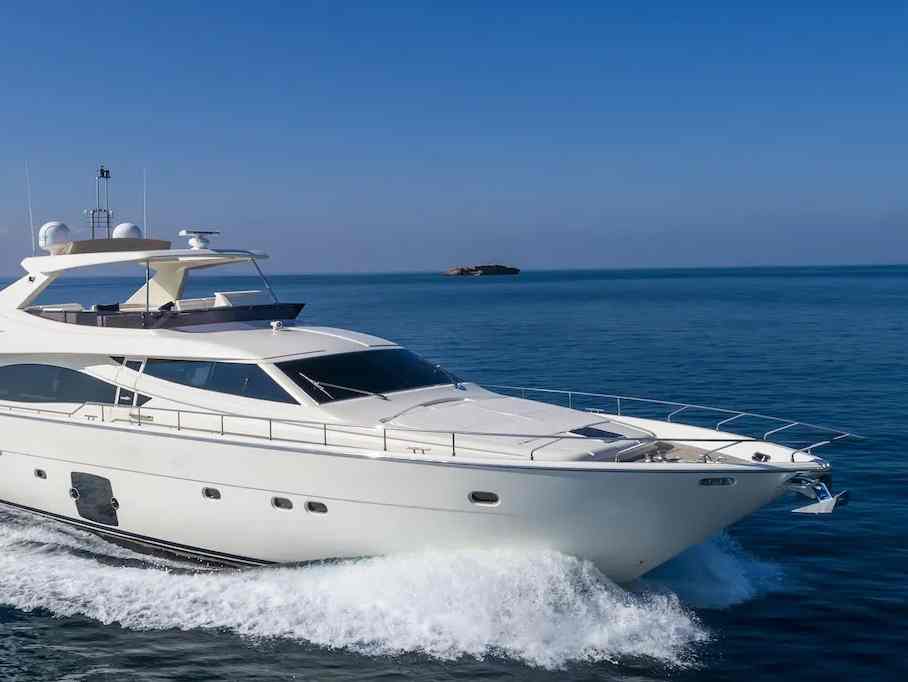 Ferretti 830 HT