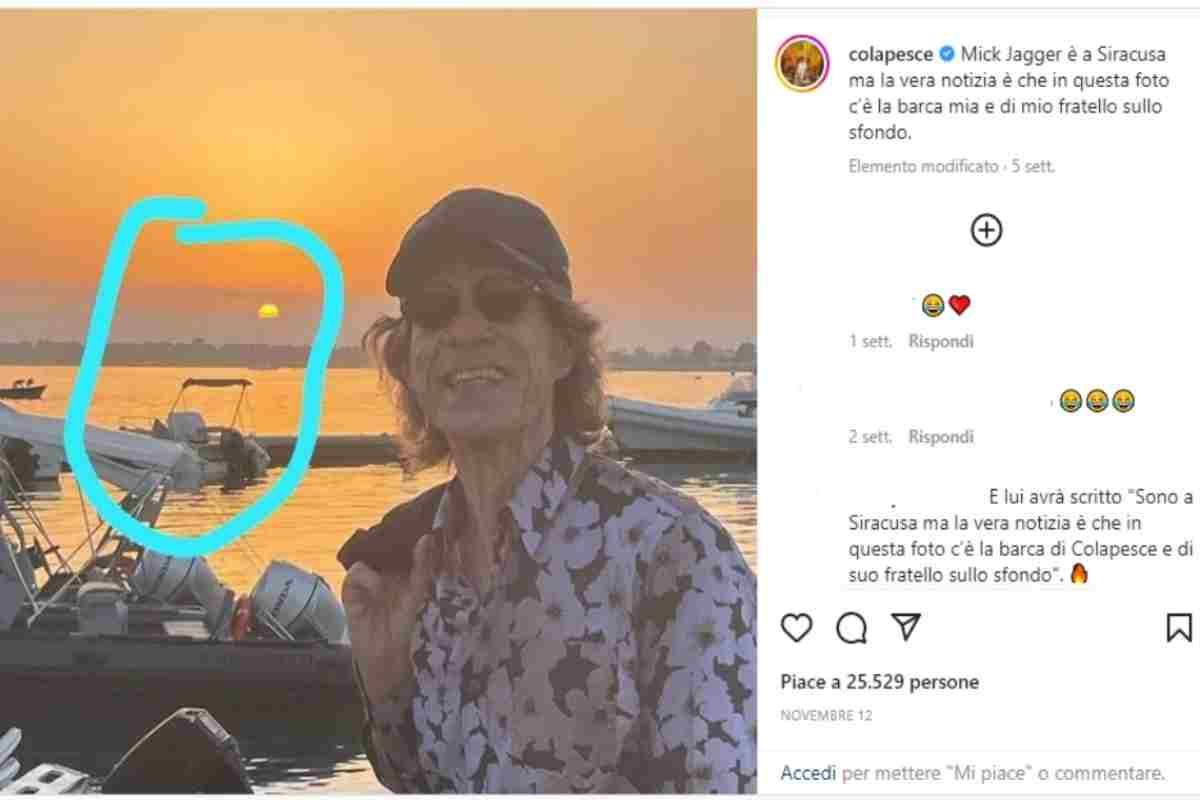 Mick Jagger e la barca di Colapesce sullo sfondo (Instagram) 20.12.2022 pontilenews