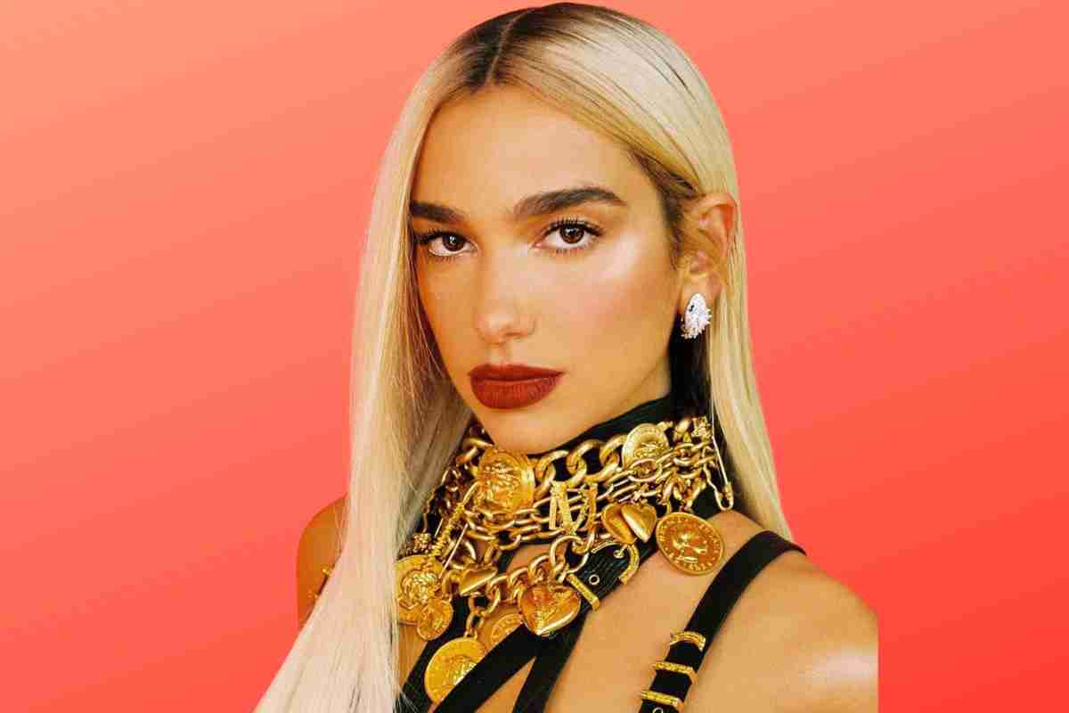 Dua Lipa Versace