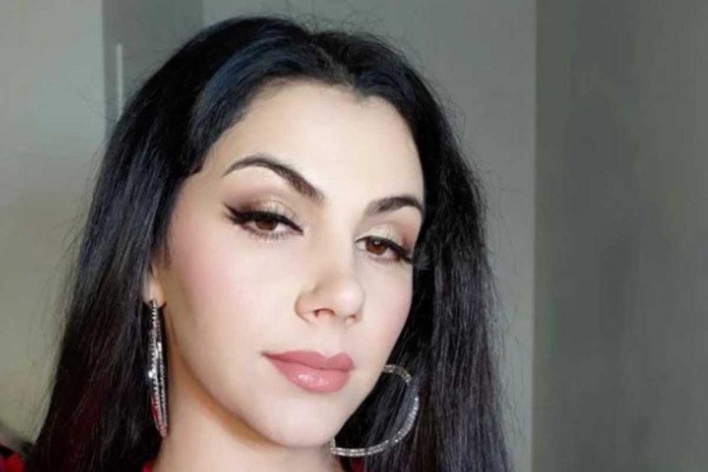 Valentina Nappi, quattro foto, ma se ne può scegliere solo una | Ecco