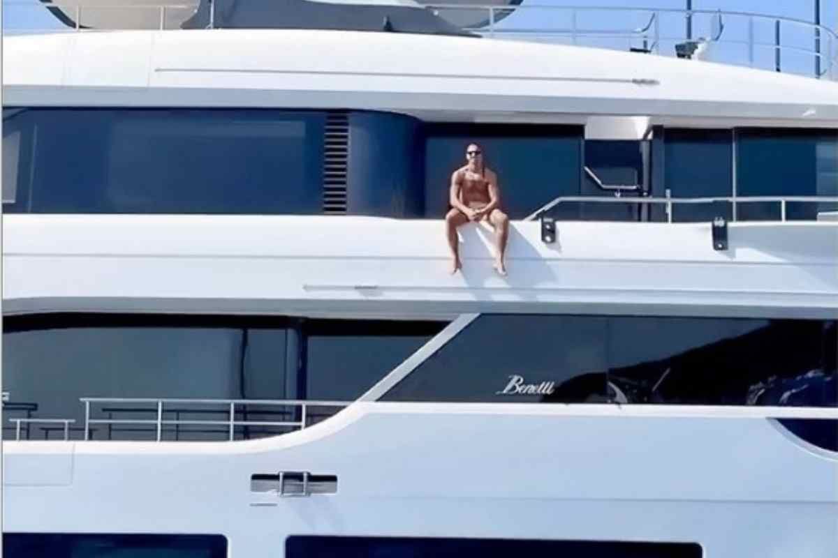 Zlatan Ibrahimovic a bordo del suo yacht (Instagram) 18.12.2022 pontilenews