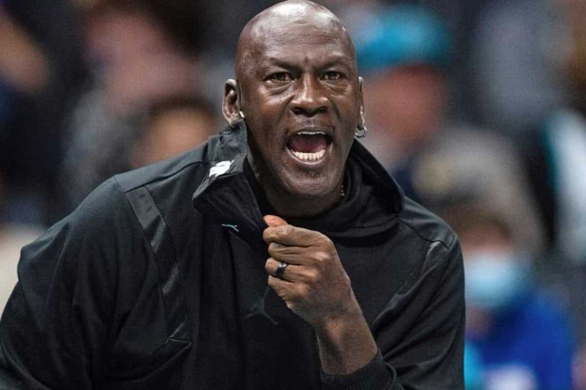 Micheal Jordan il campione di pallacanestro non riesce a vendere la sua casa