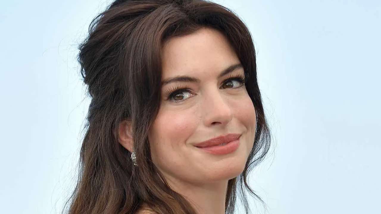 Anne Hathaway Web source 16012023 pontilenews.it