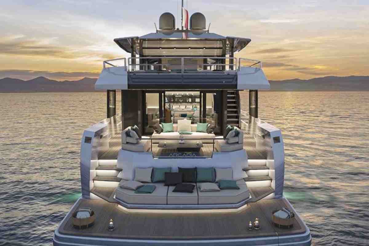 Arcadia Yacht