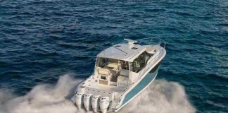 Boston Whaler Conquest 405 (2)
