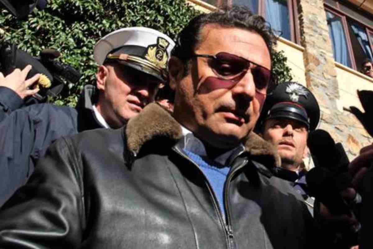 Francesco Schettino all'uscita da una delle udienze (Ansa) 5.1.2023 pontilenews