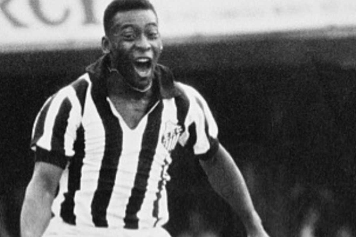 Pelè nel suo habitat naturale: il campo