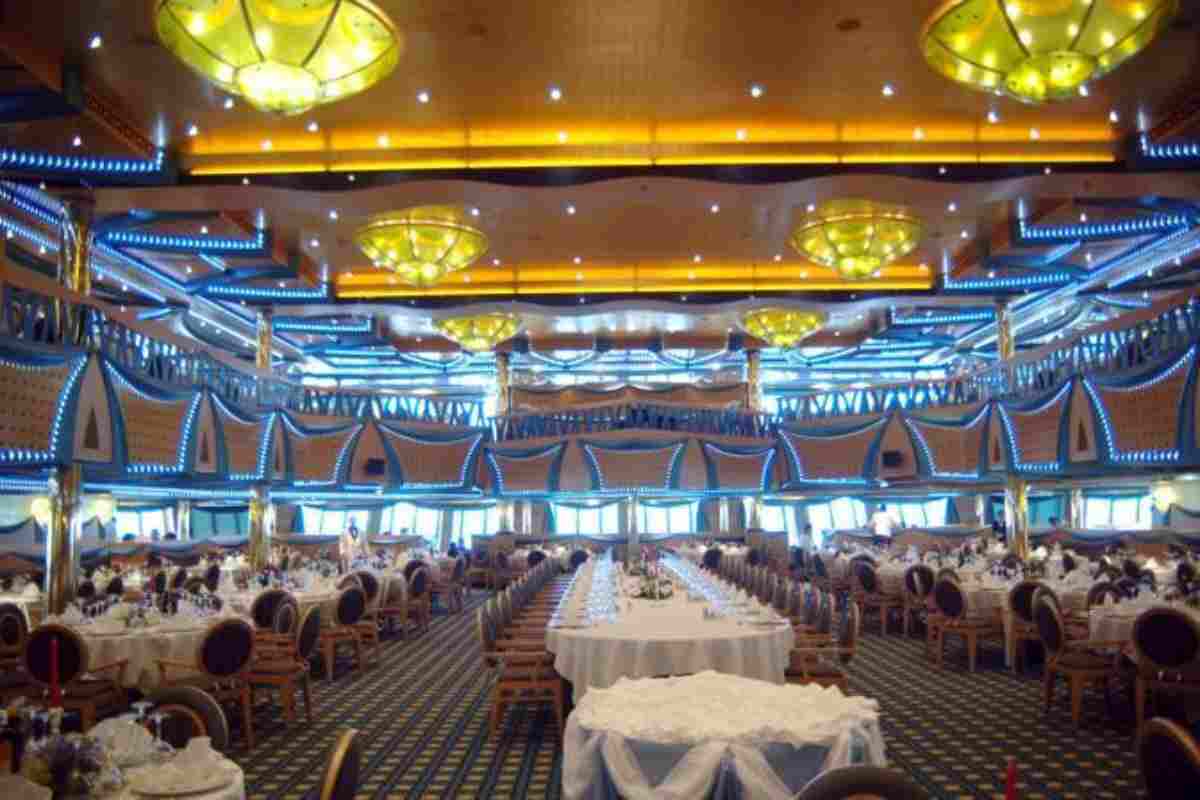 Uno dei ristoranti della Costa Concordia (web source) 5.1.2023 pontilenews
