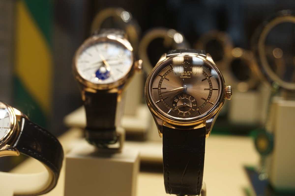 Rubati orologi di alto valore, sono Rolex e Patek Philippe