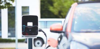 Altroconsumo mette a confronto i consumi di autoveicoli elettrici e a combustione: ecco i risultati