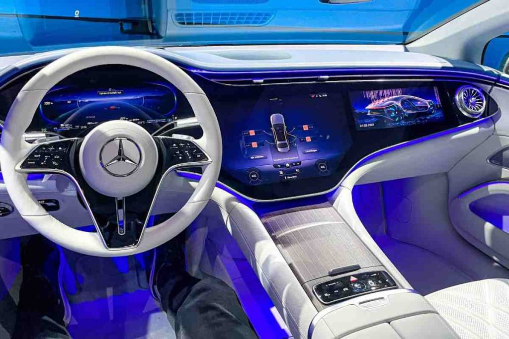 Mercedes EQS SUV elettrico