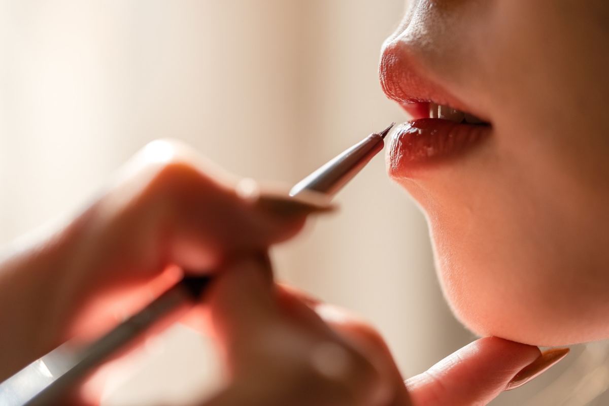 rossetto obbligatorio per le cassiere di un noto negozio di saponi