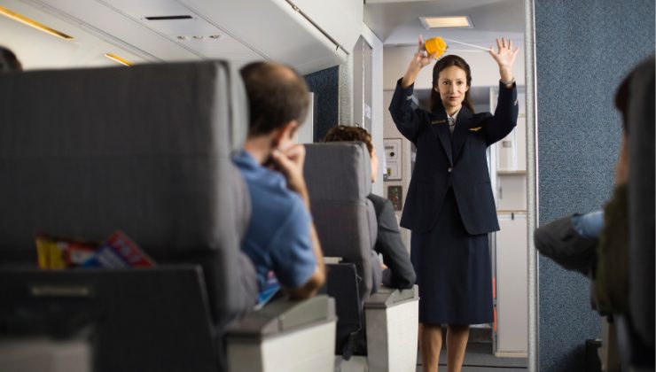 Cose da non fare mai in aereo per non infastidire le hostess