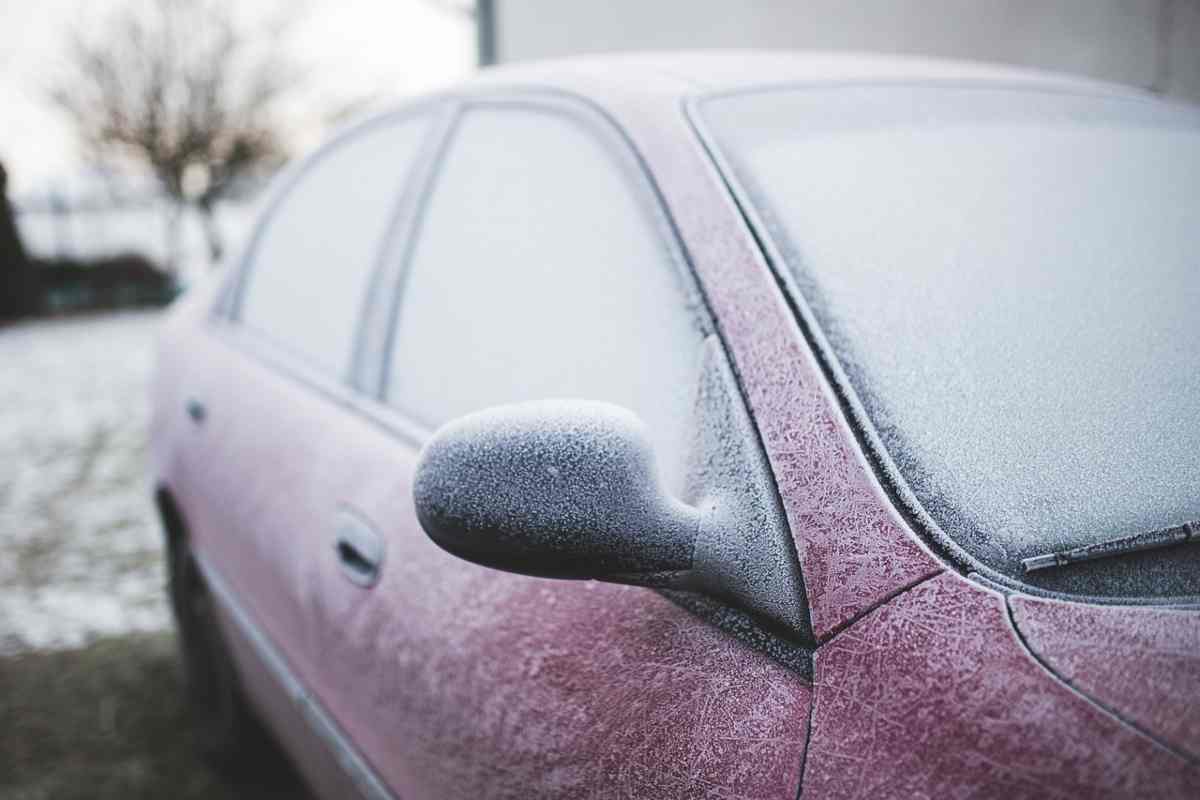 Perché la temperatura del motore dell'auto resta bassa