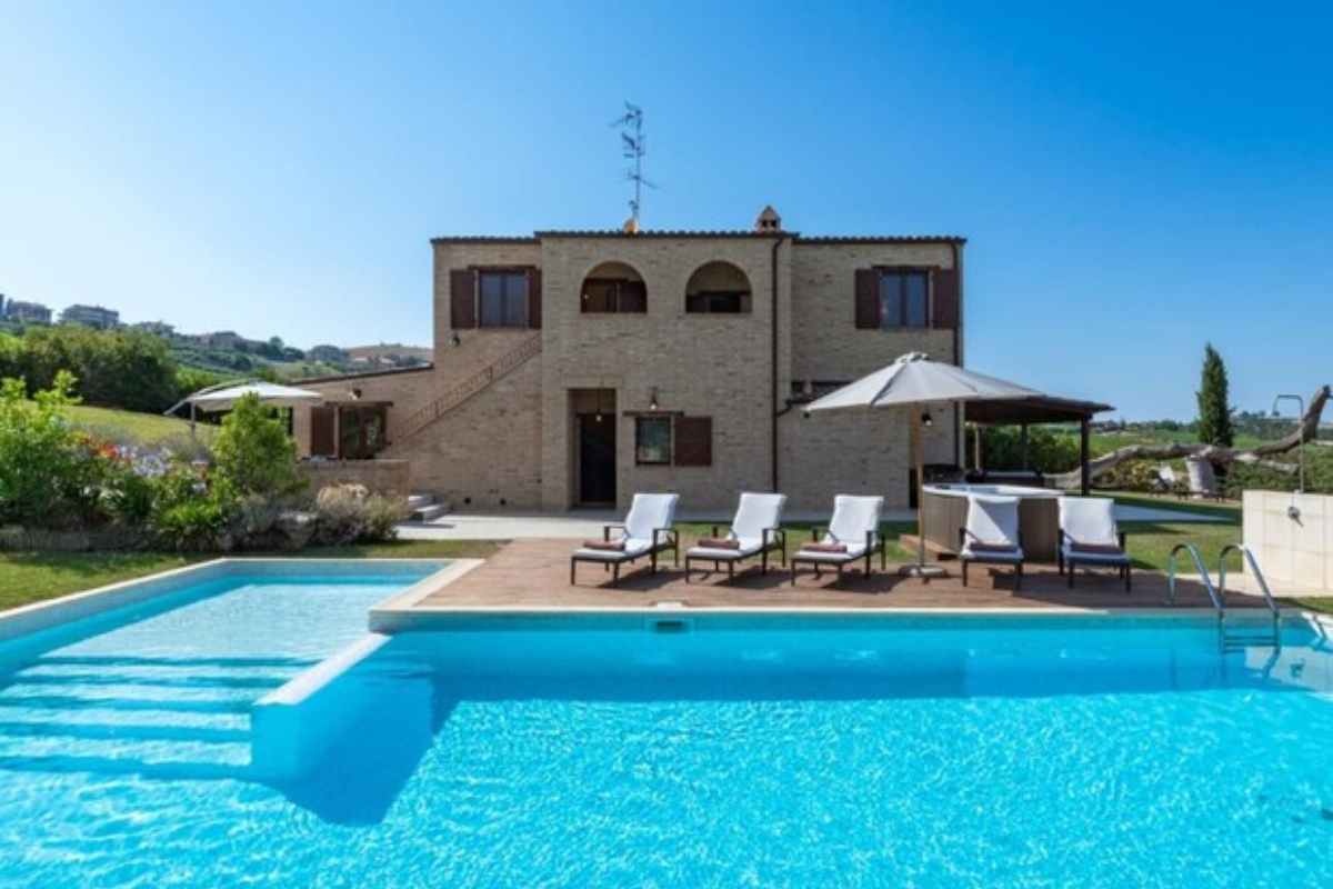 Villa con piscina