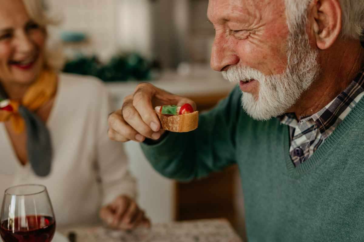 Se hai più di 60 anni, mettilo subito in tavola