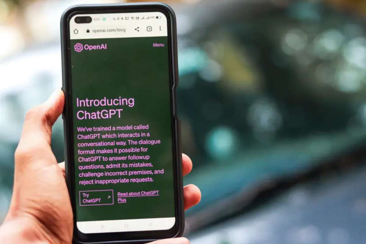 Truffa di app ChatGPT a pagamento sul cellulare