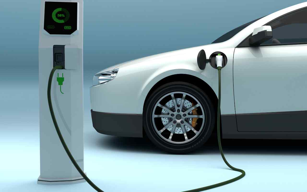 Quanto costa percorrere 100 km con l'auto elettrica?