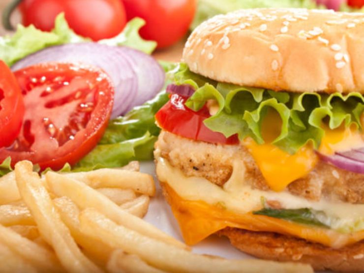 I segni zodiacali che mangiano solo cibo da fast food 
