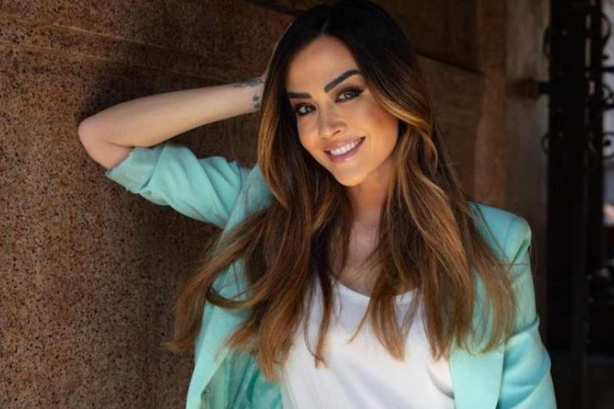 Giorgia Palmas, sfoggia il costume più di tendenza