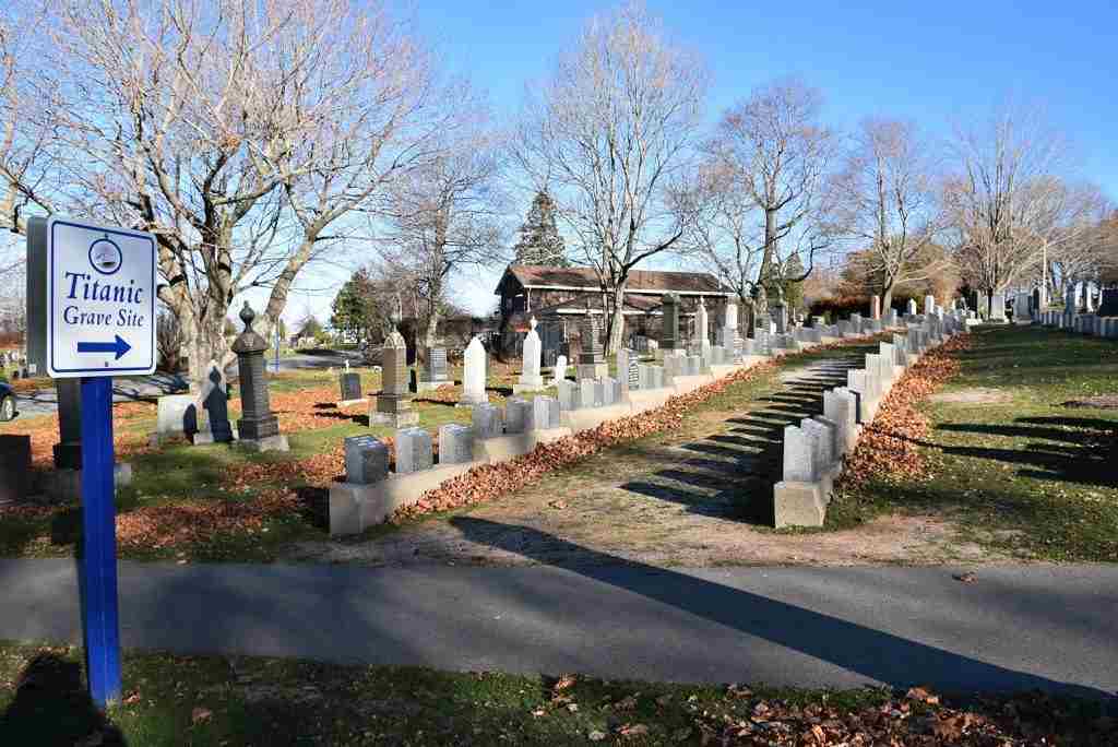 Il cimitero di Halifax con le vittime del Titanic