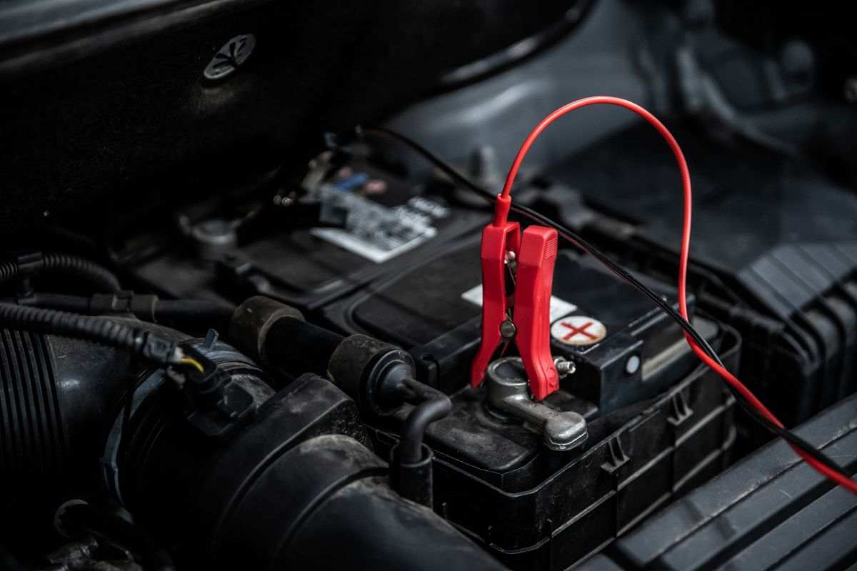 manutenzione auto: il trucco per prendersi cura della batteria