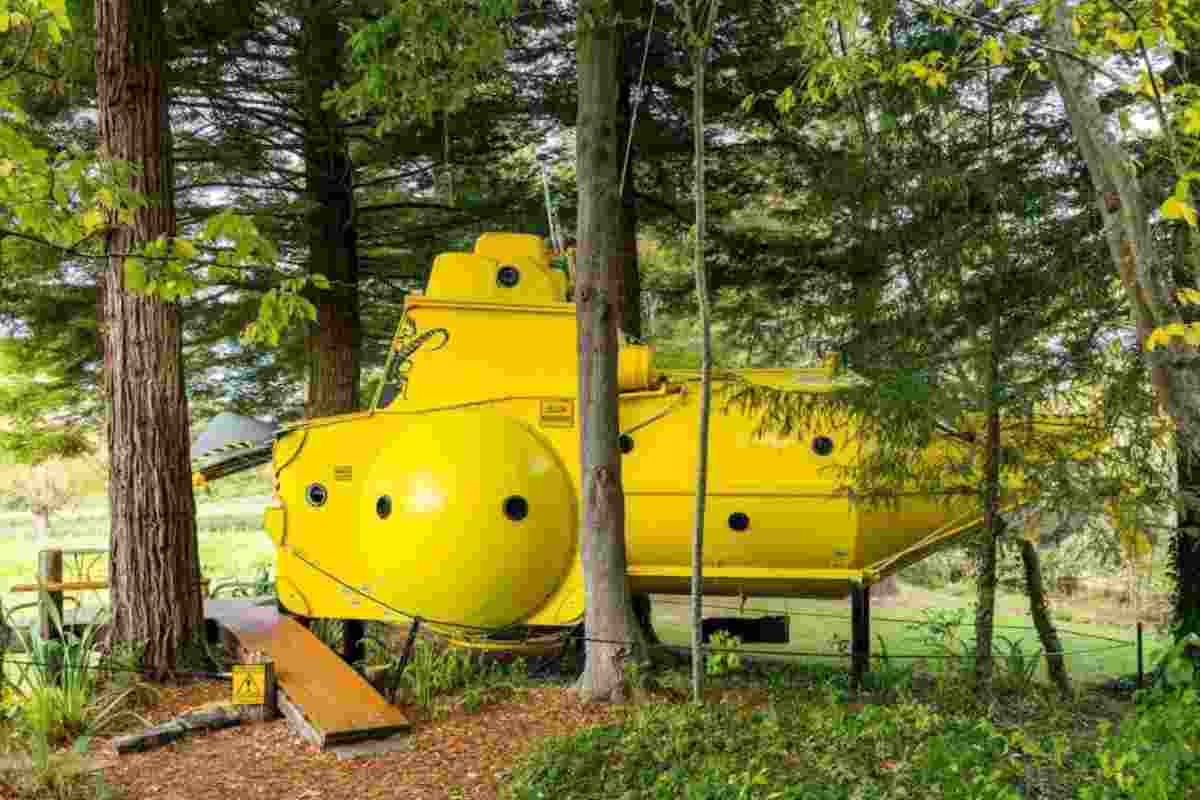 casa sottomarino giallo