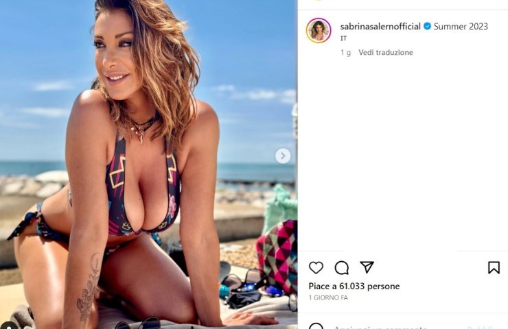 sabrina salerno in costume infiamma