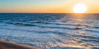 La sabbia della spiaggia sopracitata è molto fine ed inoltre è composta da quarzo, silicati, augite e miche. Inoltre, tale spiaggia risulta essere alquanto ventilata.