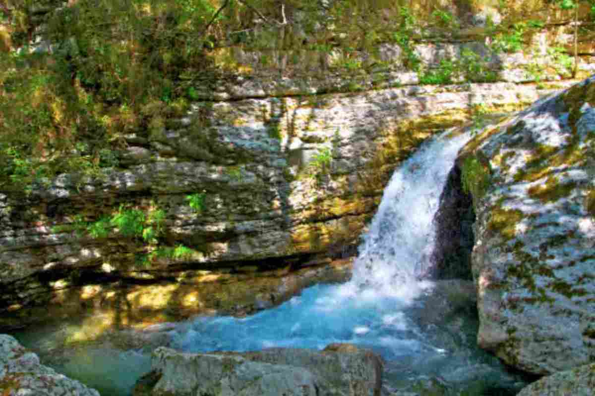 Una cascata islandese come nel Signore degli Anelli