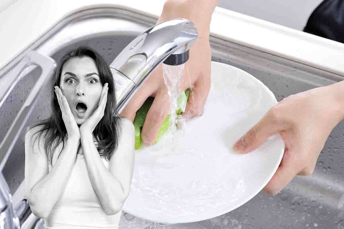 come lavi i piatti a mano metti a rischio la tua salute
