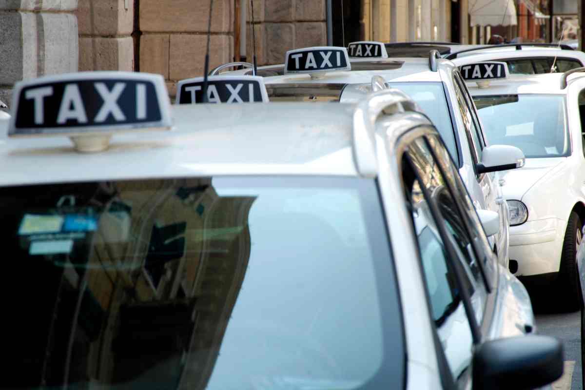 Taxi, il conducente rifiuta la carta o il pos non funziona