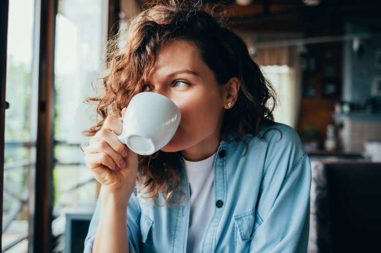 cosa non fare mai dopo aver bevuto il caffè