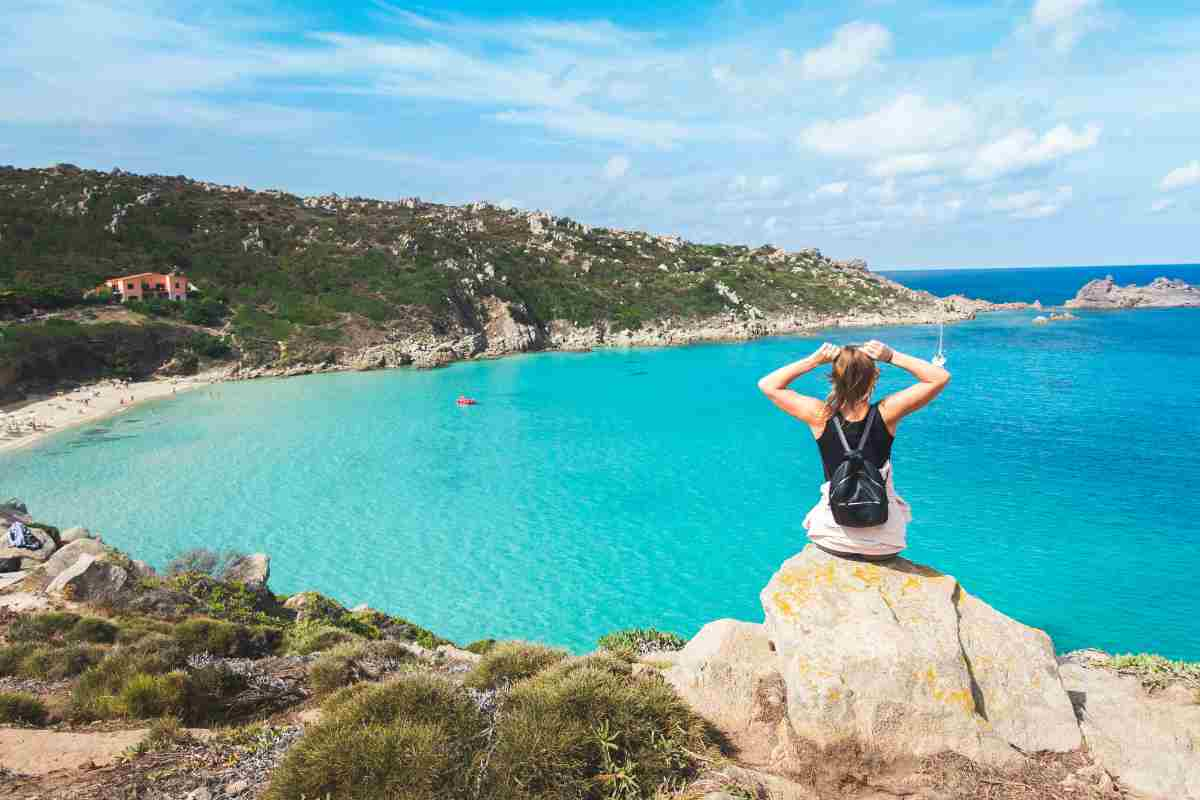 si può andare al mare anche a settembre in posti come la sardegna o malta