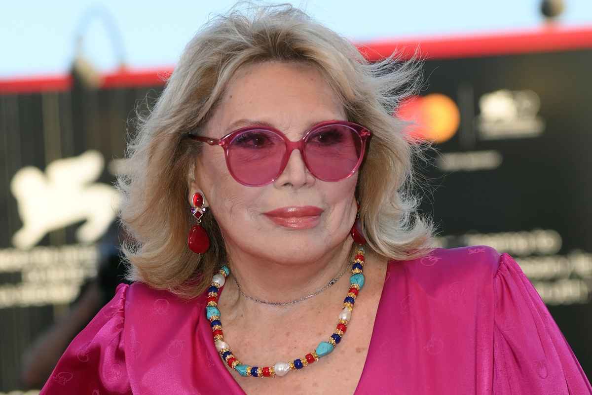 Amanda Lear ricorda il marito morto in un incendio 