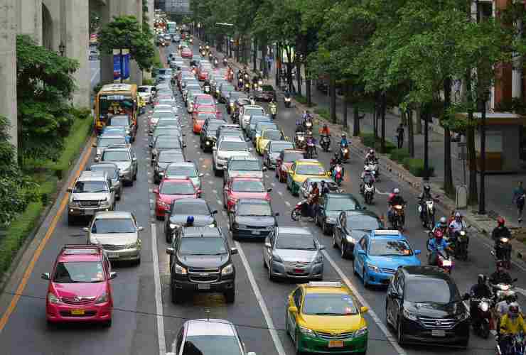 Vivere vicino a strade trafficate fa male alla salute