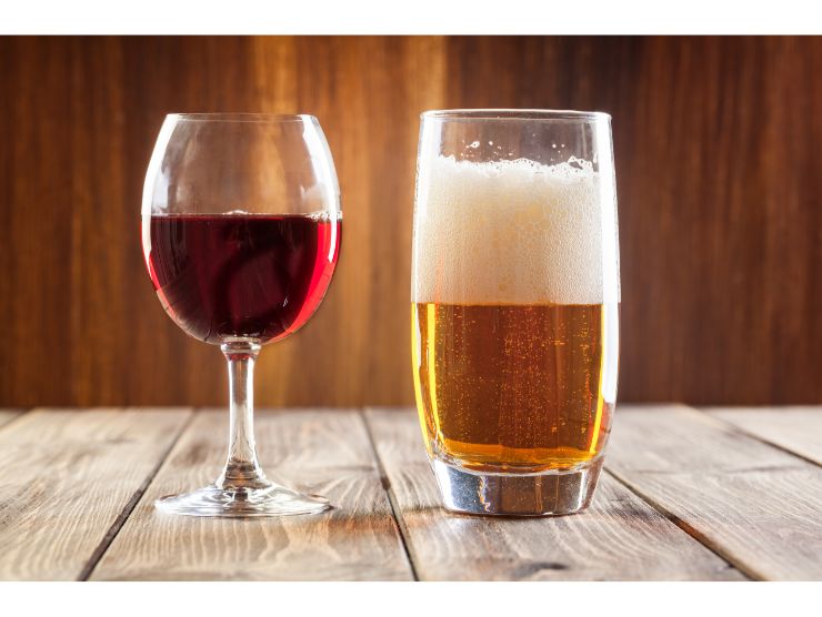 Etichette rischio cancro, vino e birra