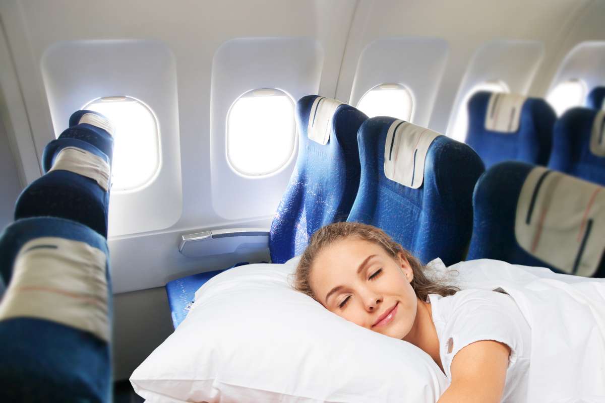 come dormire comodi in economy
