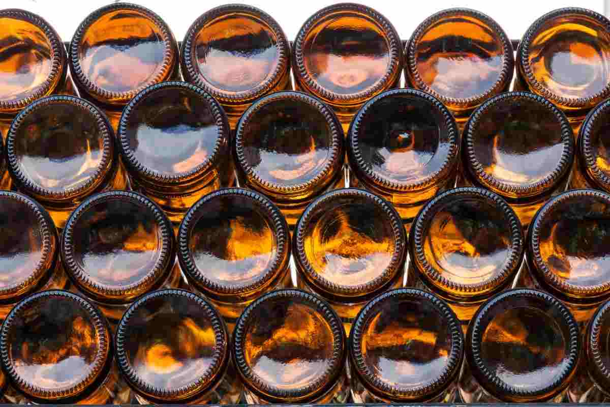 L'origine della cavità sul fondo delle bottiglie di vino o champagne