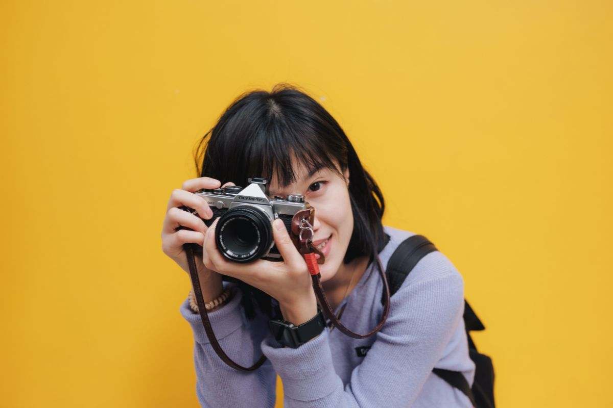 una fotocamera digitale e uno Smartphone