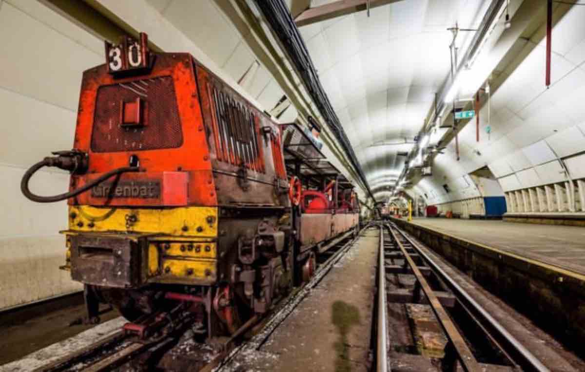 treno mail rail sotterraneo
