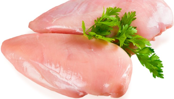 Pollo: i motivi per cui non va mai lavato