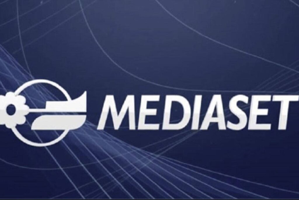 Nonostante le dichiarazioni precedenti di Simona Ventura, annunciata come conduttrice della diciannovesima edizione, la finale