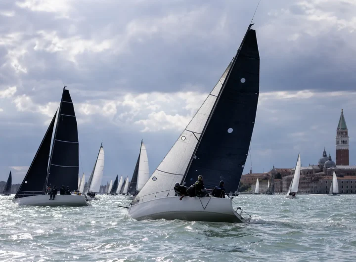 Campionati di vela autunnali: da Venezia al Garda, il calendario italiano da non perdere